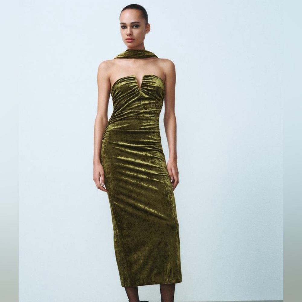 NEW VIRAL BLOGGERS FAVE Zara Strapless Velvet Dress in Green Grass - Medium